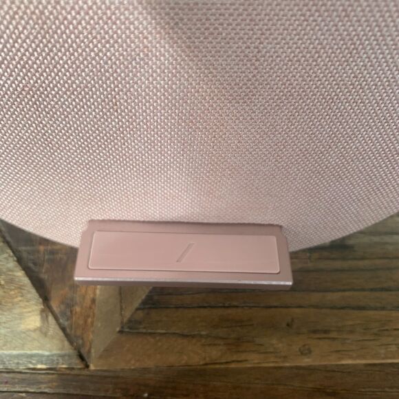 Native Union Wireless Charging Dock | Rose - Picture 2 of 11